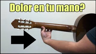 Sientes dolor en los dedos o mano cuando tocas guitarra [upl. by Aerdnaxela]