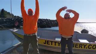 A Guide to Crabbing on The Oregon Coast Jetty Fishery [upl. by Okomot]