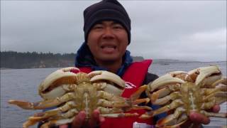 oregon coast crabbing catching giant dungeness crab [upl. by Euhsoj866]